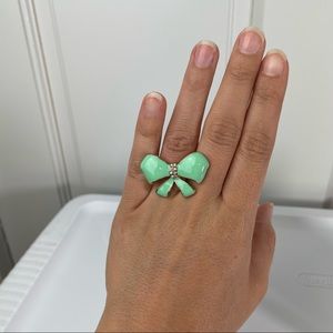Enameled bow fashion ring. SZ 7
